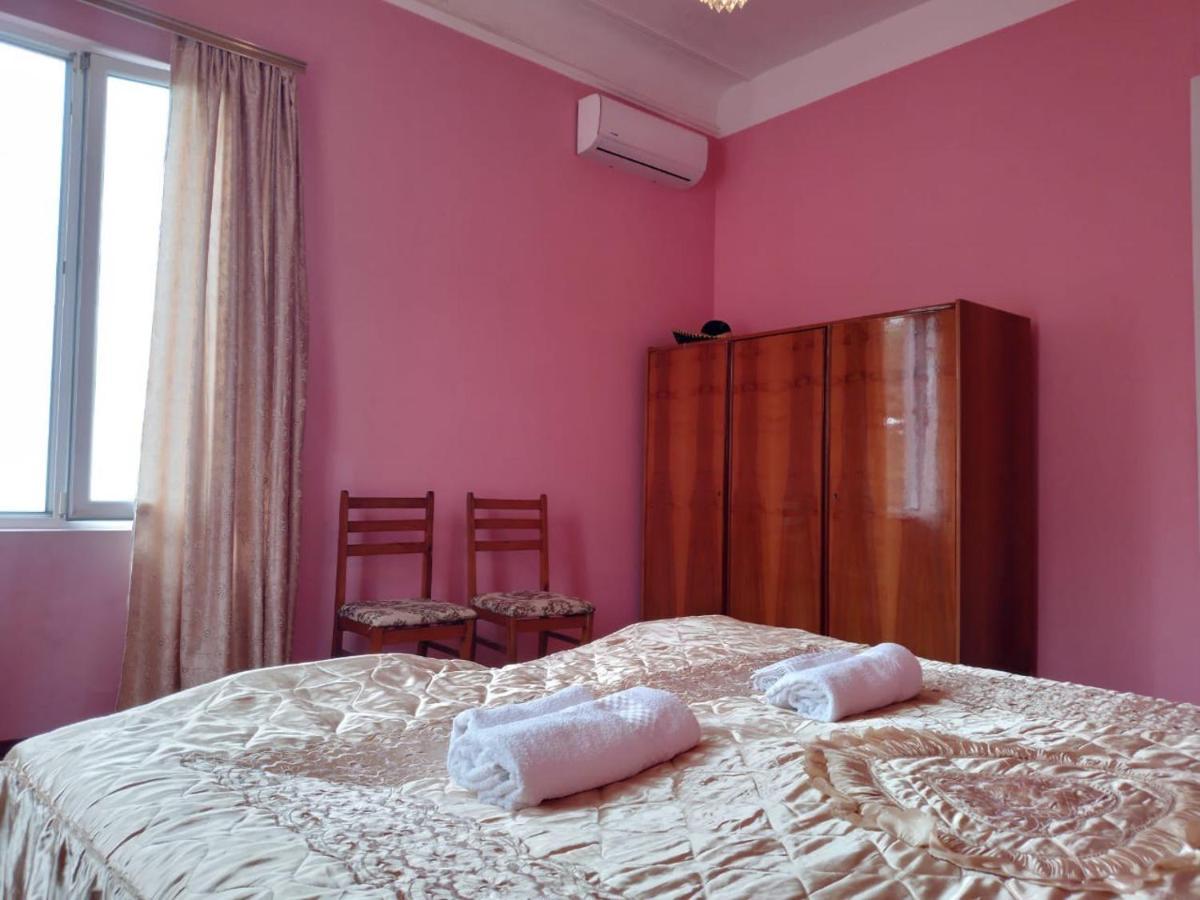Merabi And Neli Guest House Makhinjauri Exterior photo